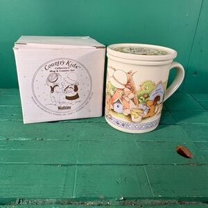 Watkins Country Kids Ceramic Mug with Lid - Cream Floral Storybook Design